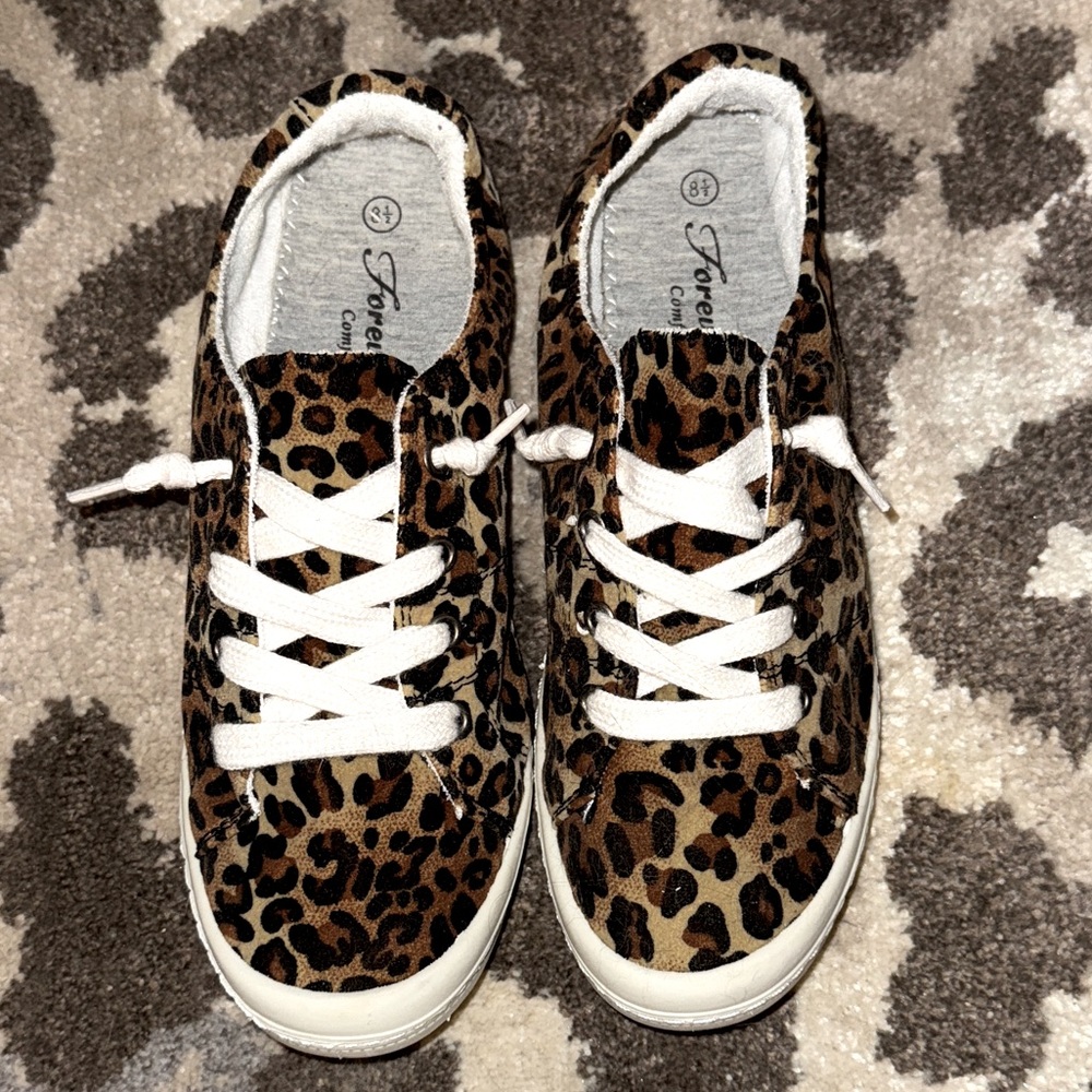 Forever Comfort velvet-like leopard print sneakers